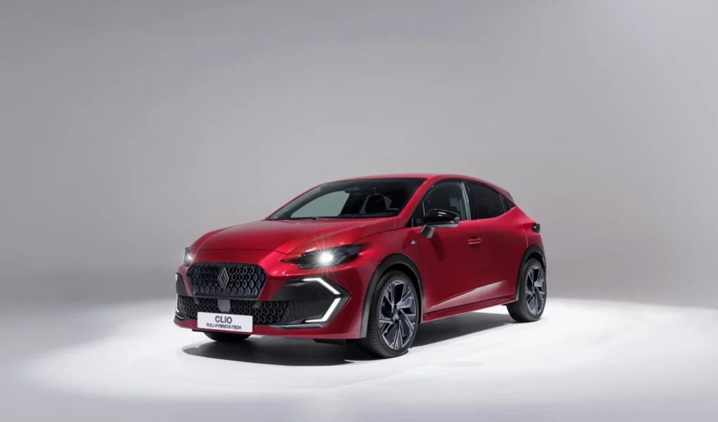 The new Renault Clio, the sixth generation debuts: a new look and more technology. Full hybrid and LPG.