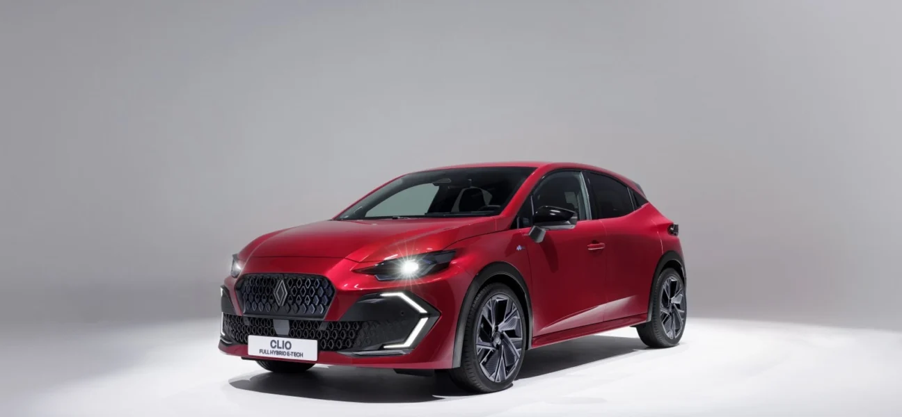 The new Renault Clio, the sixth generation debuts: a new look and more technology. Full hybrid and LPG.