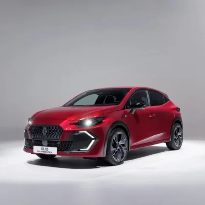 The new Renault Clio, the sixth generation debuts: a new look and more technology. Full hybrid and LPG.