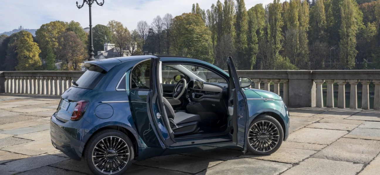 FIAT 500 Hybrid: First Look at the New City Car