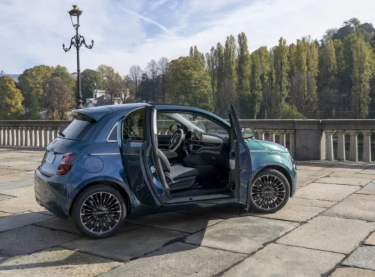 FIAT 500 Hybrid: First Look at the New City Car