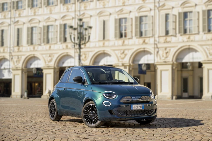 FIAT 500 Hybrid: First Look at the New City Car